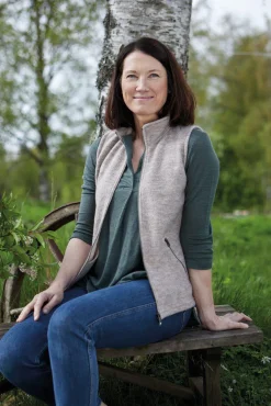 Clearance FLORA VEST, 60% FILTAD ULL, 40% LYOCELL — Västar