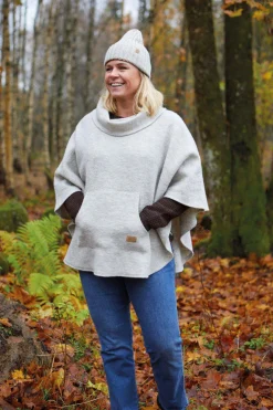 Fashion NLS HUMLA PONCHO, 100% OFÄRGAD ULL — Koftor & Cardigans